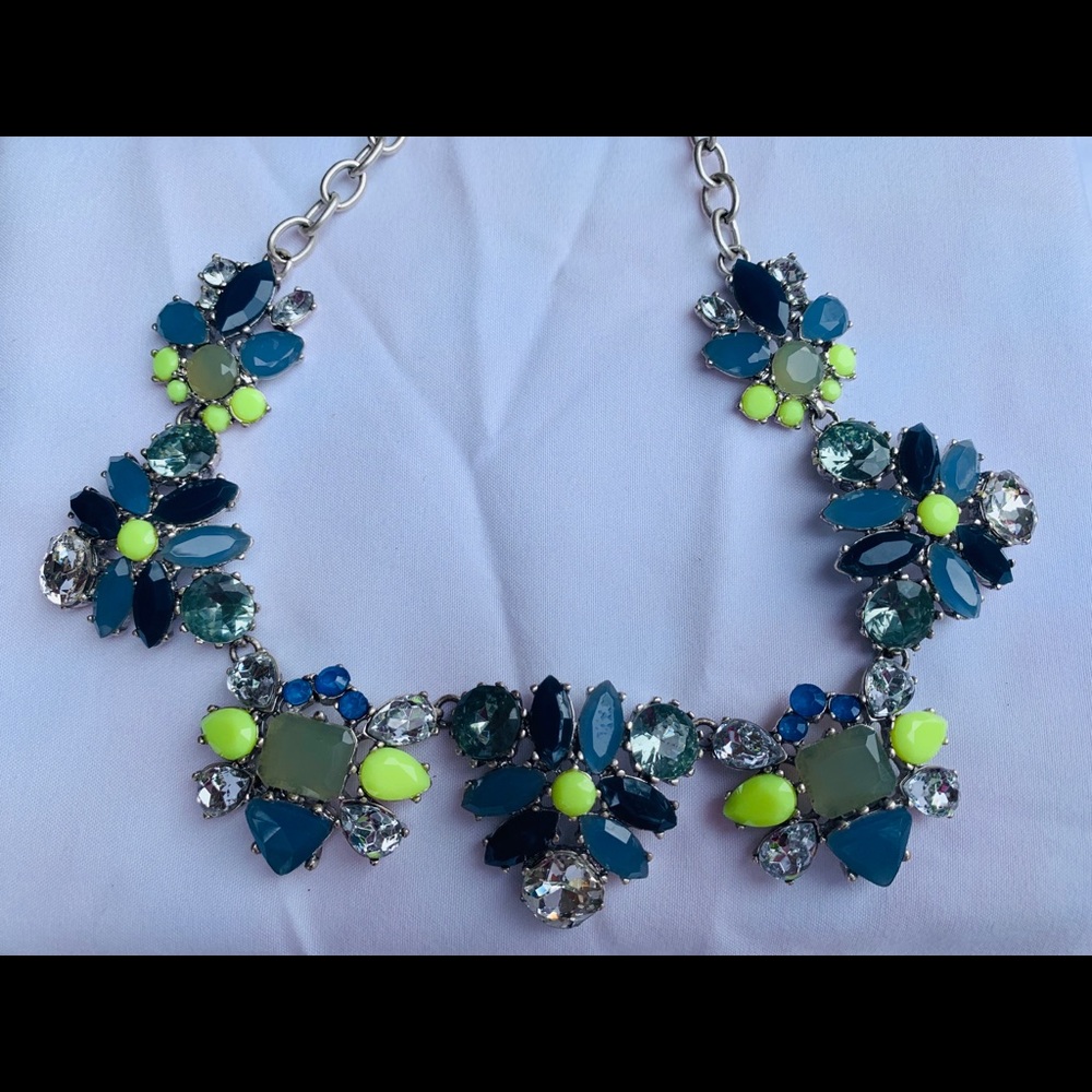 Stella & Dot blue statement necklace
